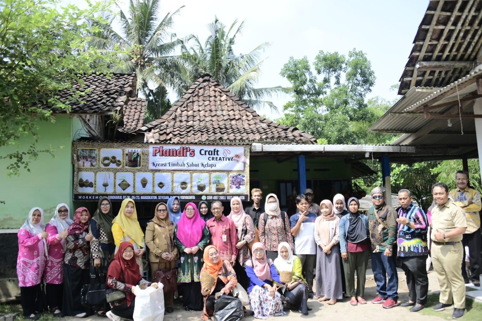 Kain Tradisional Sleman: Kesenian yang Dilestarikan oleh Dekranasda