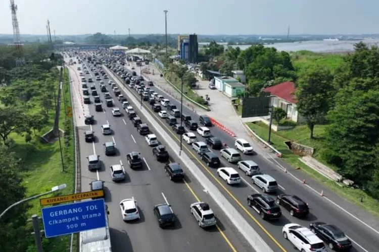 Arus Balik Tahun Baru 2025, Contraflow Diterapkan di Tol Japek