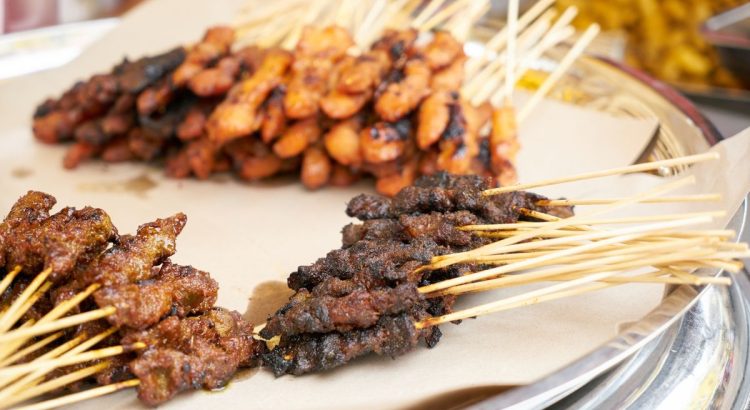 Batas Aman Makan Daging Kambing Saat Idul Adha