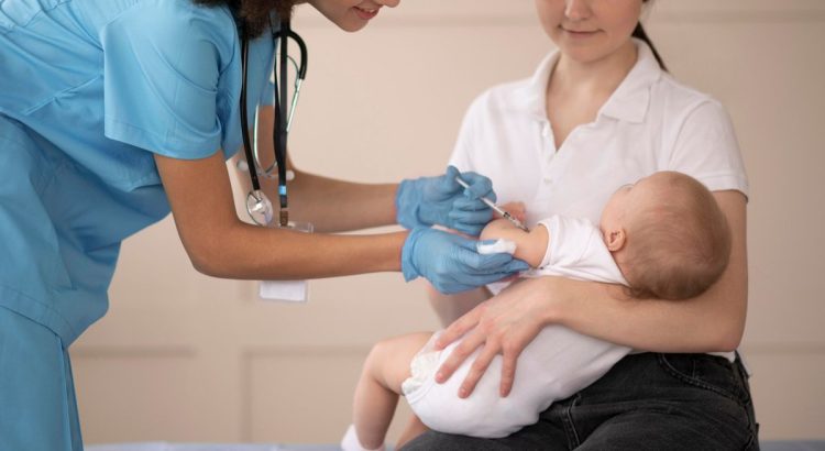 Ketua Komnas KIPI: Vaksin Penting Cegah Polio dan Hepatitis B