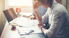 Tekanan Kerja Bisa Picu Depresi, Ini Kata Psikolog