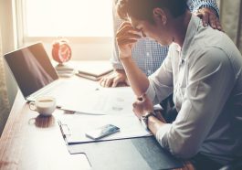 Tekanan Kerja Bisa Picu Depresi, Ini Kata Psikolog